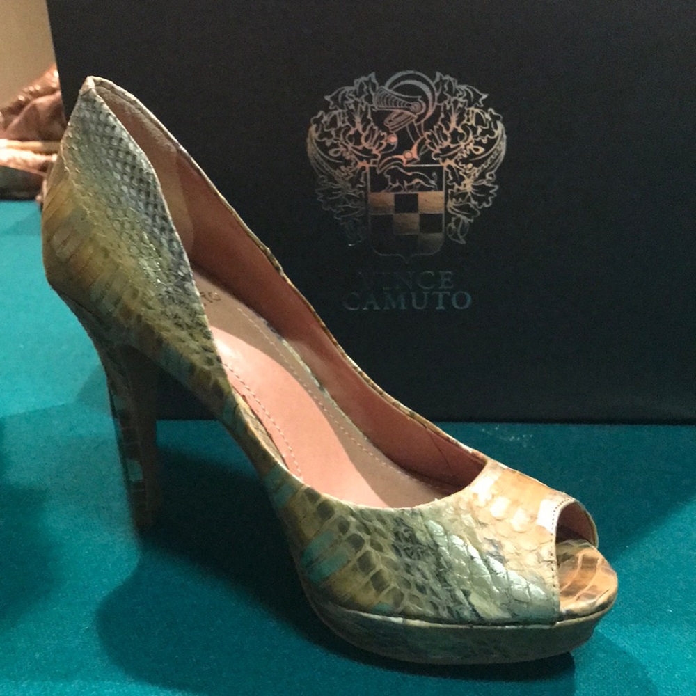 Vince Camuto/ never worn